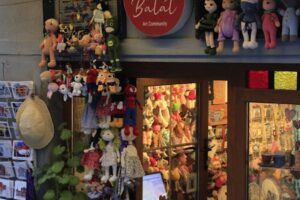 Tienda abierta al publico asegurada con un buen seguro de comercio en segurosagencia.com