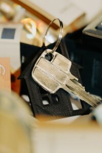 llaves siempre guardadas y seguro de hogar si vives de alquiler