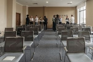 REunión en la que se va a pedir cambio del seguro de comunidad