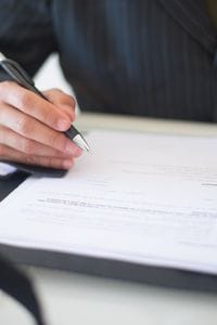 Revisión normal de seguro de vida para deudas de un fallecido y poder heredar.