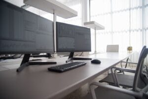 El seguro para oficinas se contrata para centros de trabajo como el de la imagen.